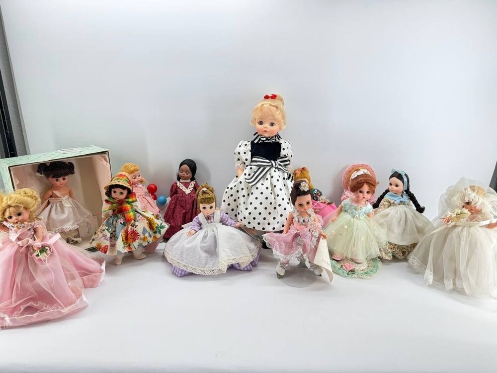 Vintage Madame Alexander Dolls Lot 13 FAO Schwarz Samantha Bride 5.70 lb